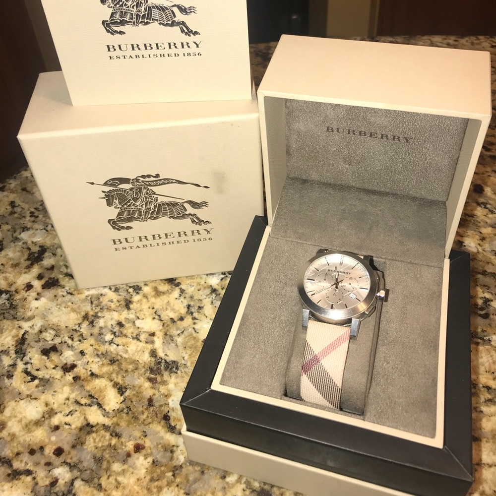 💯 Auth Burberry BU9357 42mm watch